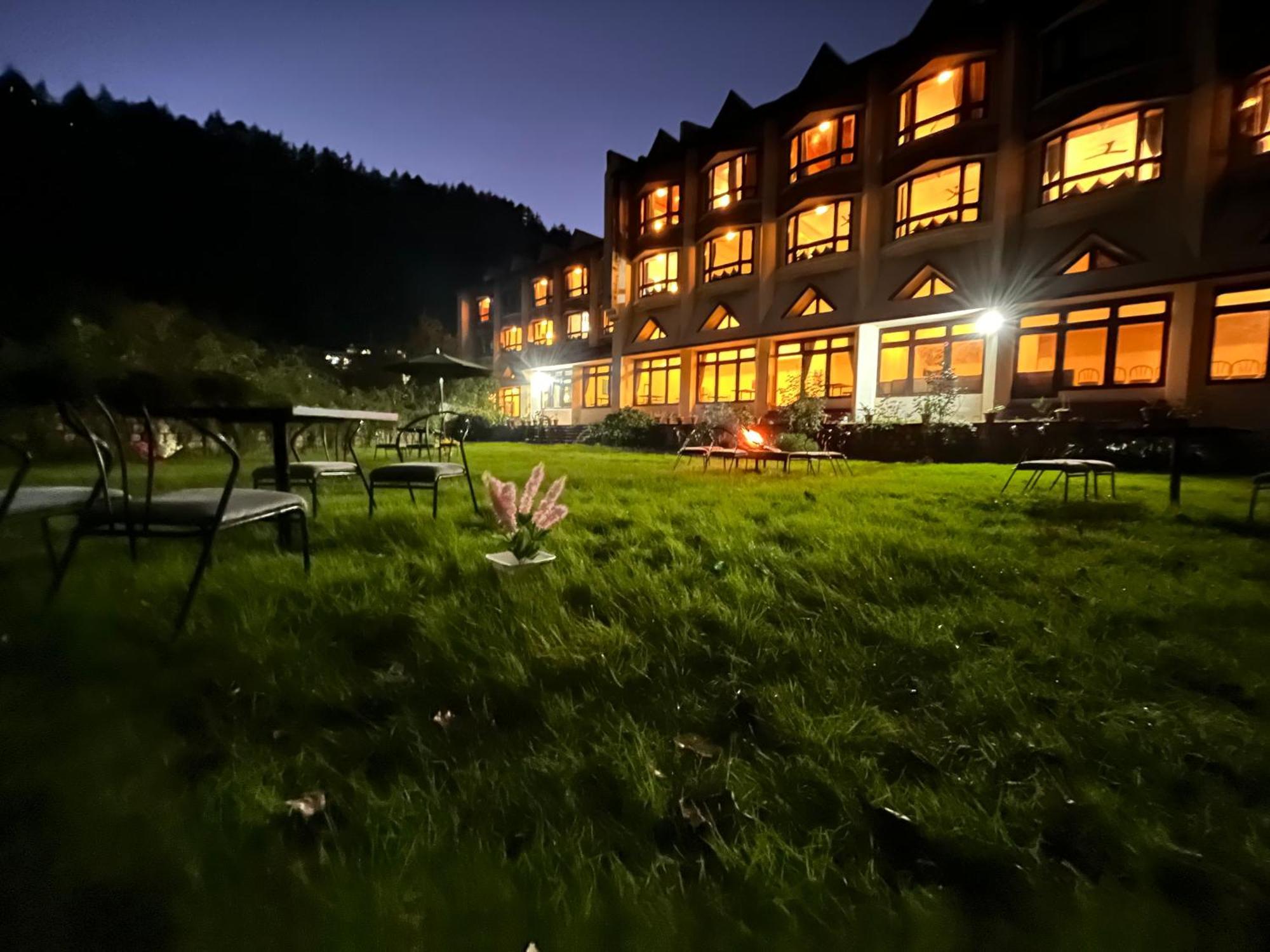Sagar Resort !! Mountain View ! Luxury Stay ! Family Resort ! Private Parking ! Near Mall Road Manali  Ngoại thất bức ảnh