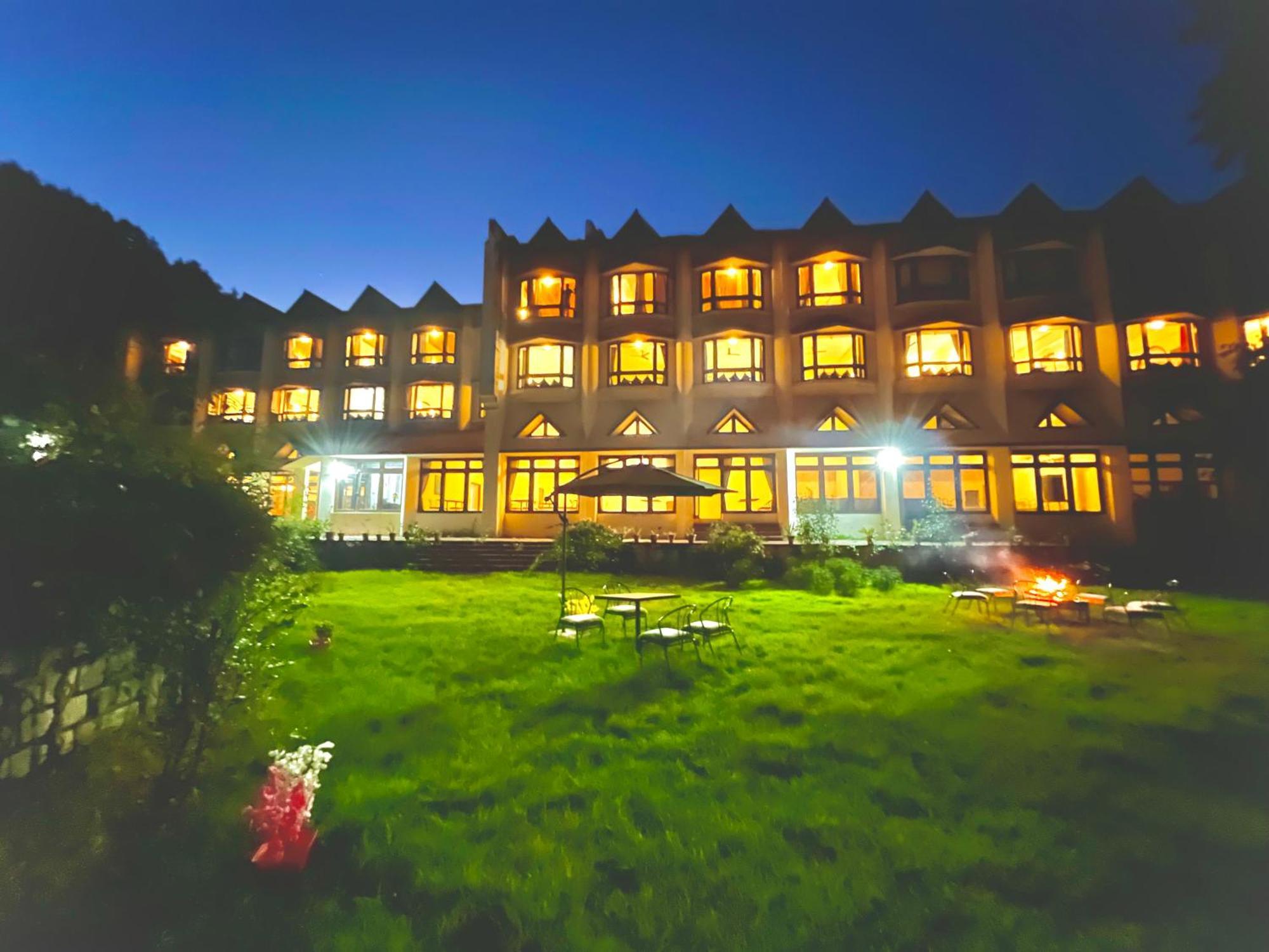 Sagar Resort !! Mountain View ! Luxury Stay ! Family Resort ! Private Parking ! Near Mall Road Manali  Ngoại thất bức ảnh